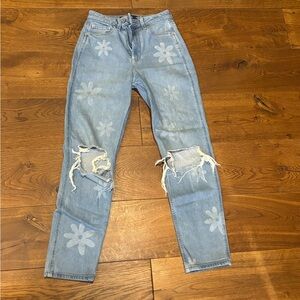 Hollister Ultra High Rise Mom Jean, Vintage Flower, size 0, Long